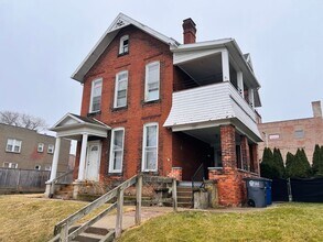 Building Photo - 420 Platt St