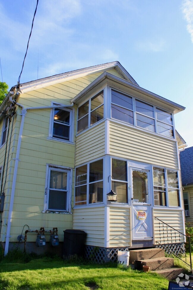 Building Photo - 68 Battey St