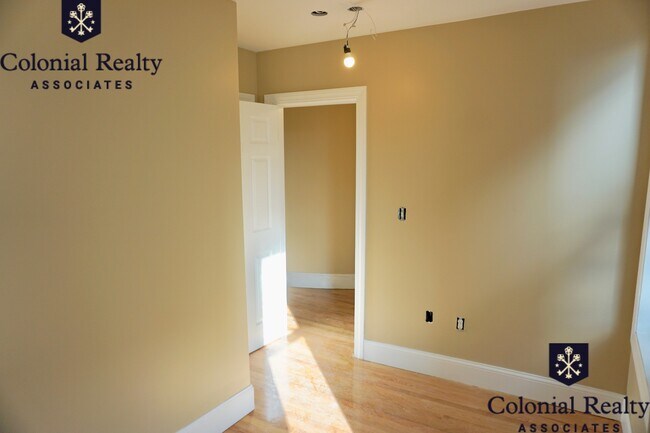 Building Photo - 17 Highgate St