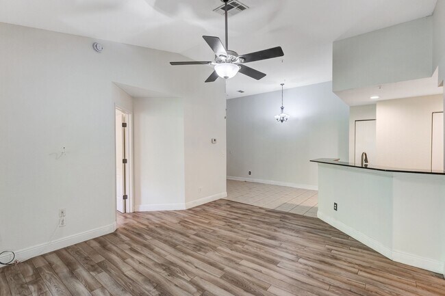 Foto del edificio - ** IBIS CLUB ** 3 BED / 2 BATH - CONDO - GATED COMMUNITY - SMALL PET OK! - ANNUAL RENTAL