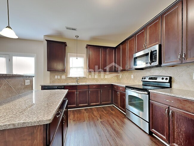 Building Photo - 617 Monterey Pine Dr