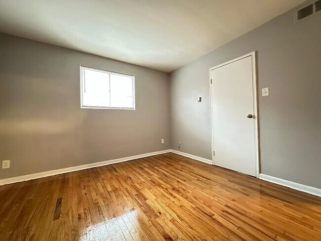 Foto del edificio - 7100 Oxford Ave