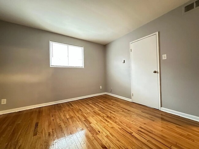 Foto del edificio - 7100 Oxford Ave