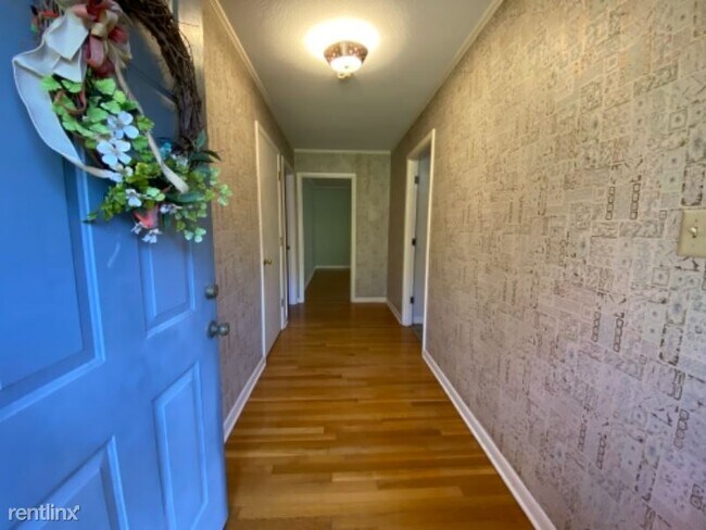 Foto del edificio - 3 br, 2 bath House - 402 Crestmont Ave