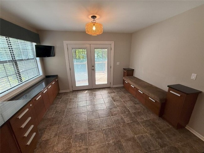 Building Photo - 290 Sweetwater Trce