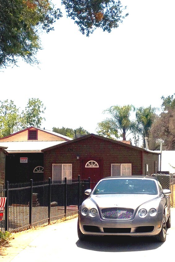 Foto principal - 170 E Claremont St