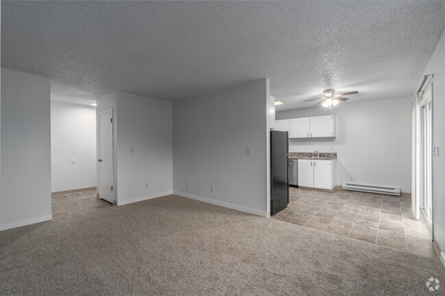 1BR, 1BA - 750SF - Living Room - The Reef Apartments