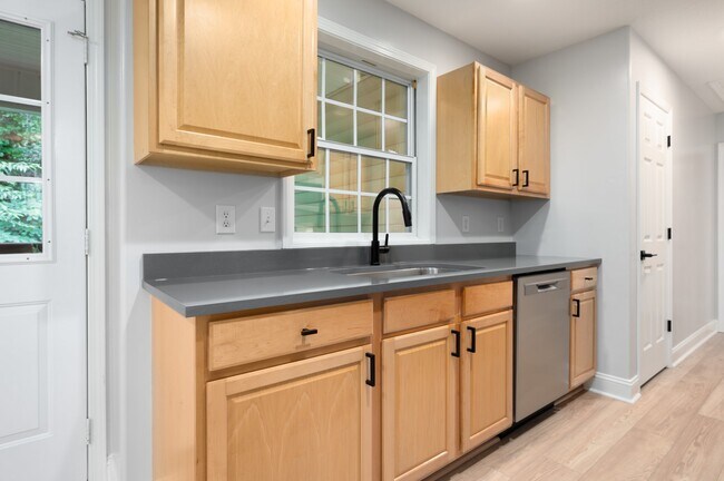 Quartz - Stainless Kitchen with New Appliances - 17 Campground Rd