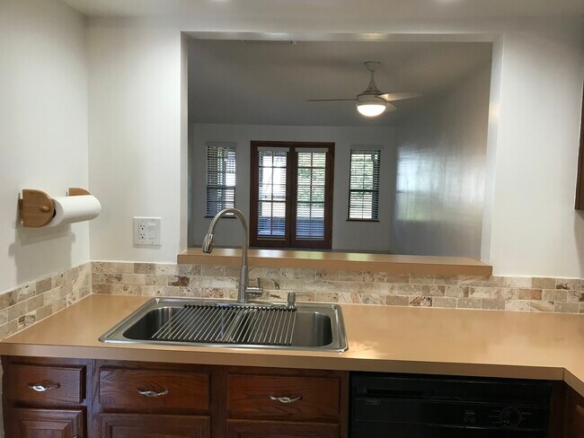 Building Photo - 2032 N Carpenter Rd