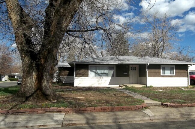 Building Photo - 620 W Coy Dr