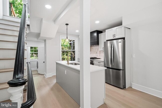Building Photo - 423 S 20th St