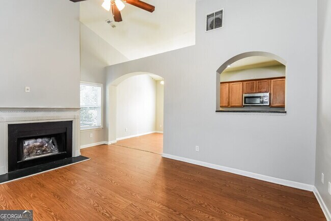 Building Photo - 204 Happy Trail