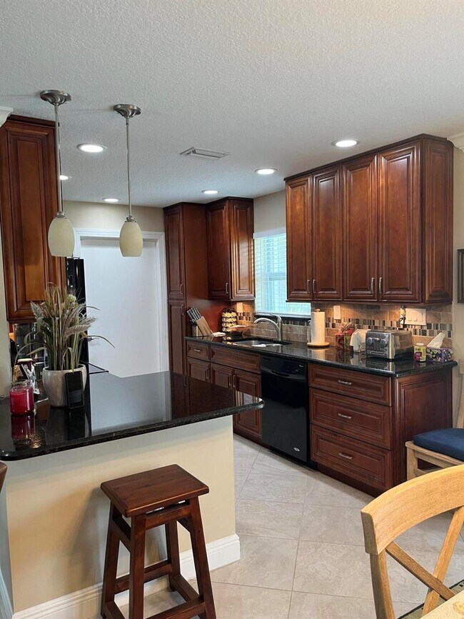 Foto del edificio - 132 Bobwhite Rd