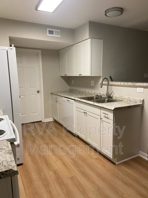 Foto del edificio - 3902 Birdbrook Dr