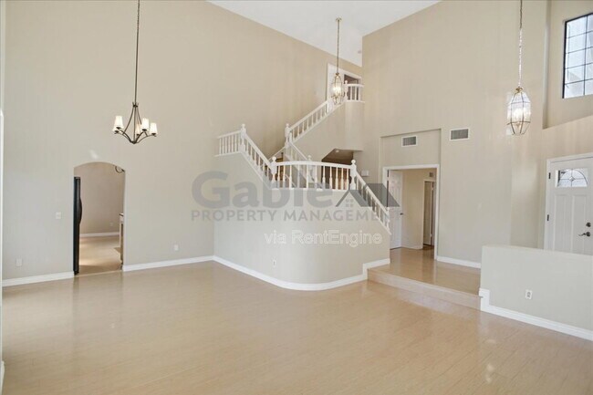 Foto del edificio - 25344 Irving Ln