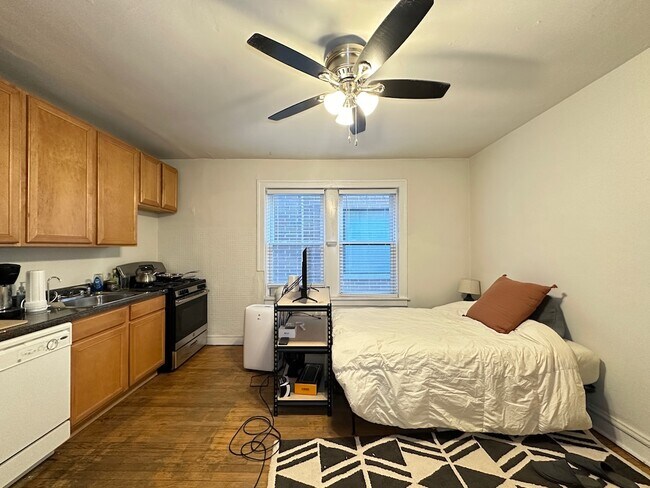 Foto del edificio - 2127 N Dayton St