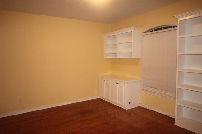 Building Photo - 2468 Bowling Green Way