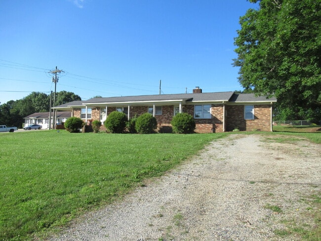 Foto del edificio - For Rent in the North Lincoln School District!