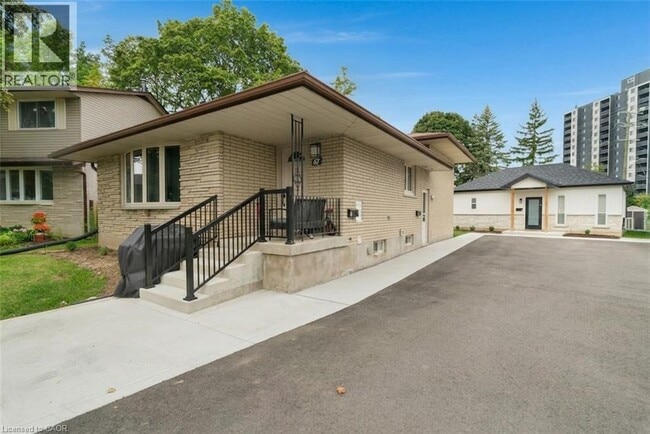Building Photo - 67 Kimberly Crescent