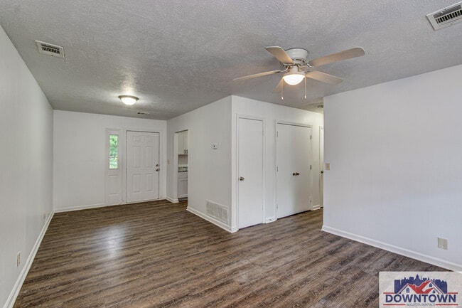 Building Photo - 216 Patton Dr