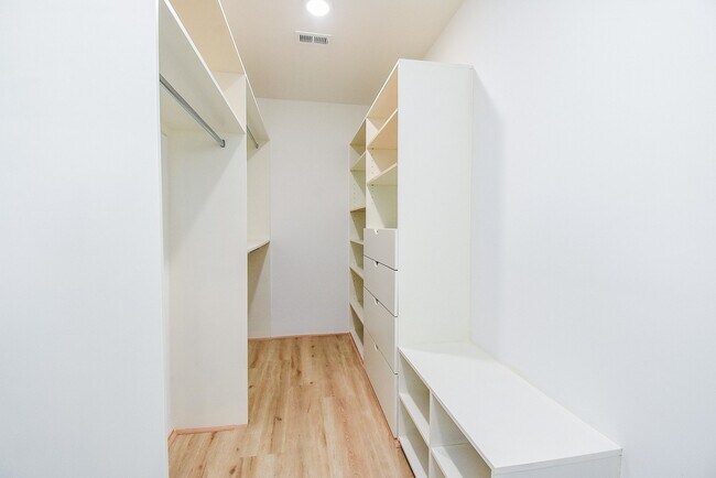 Foto del edificio - 15000 S Richmond Ave