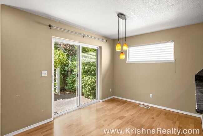 Foto del edificio - Beautiful  3BD* 2.5 BA* Single Family Home...