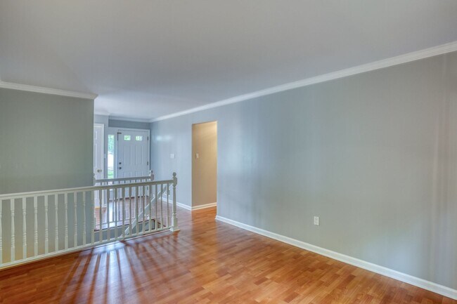 Foto del edificio - 124 Hilldale Ct