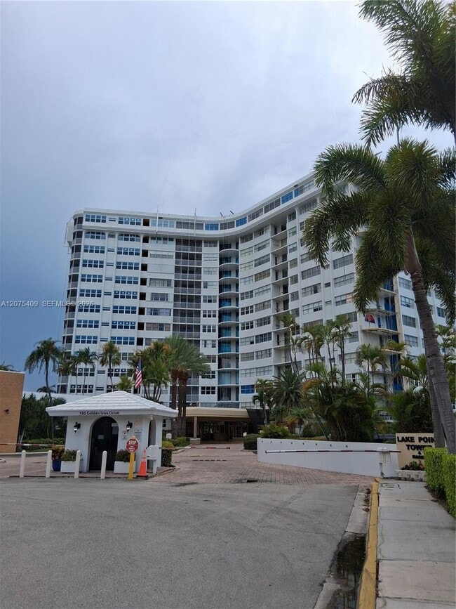 Building Photo - 100 Golden Isles Dr