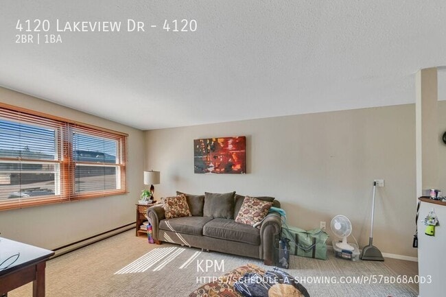 Building Photo - 4120 Lakeview Dr