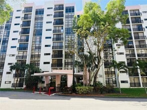Building Photo - 17011 N Bay Rd
