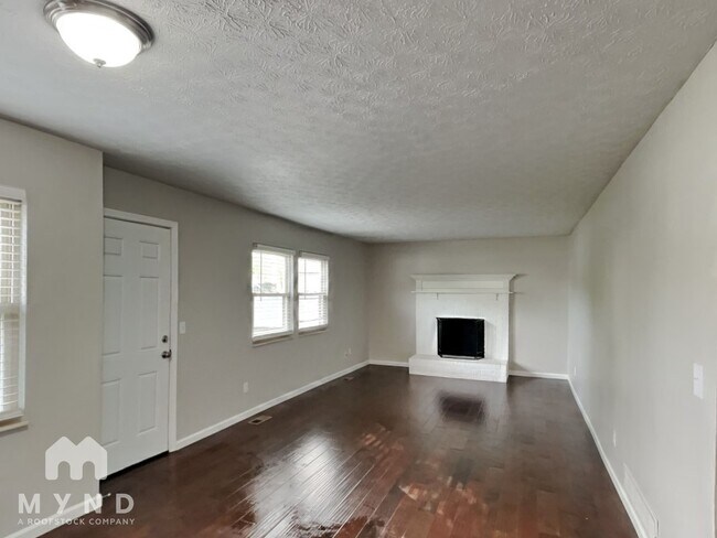 Foto del edificio - 6576 Canby Pl