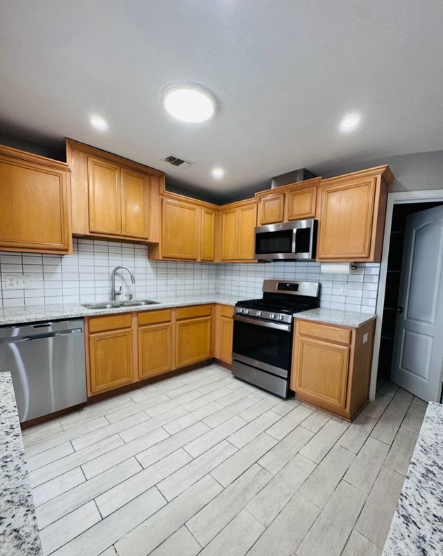 Building Photo - 7259 Brandyridge