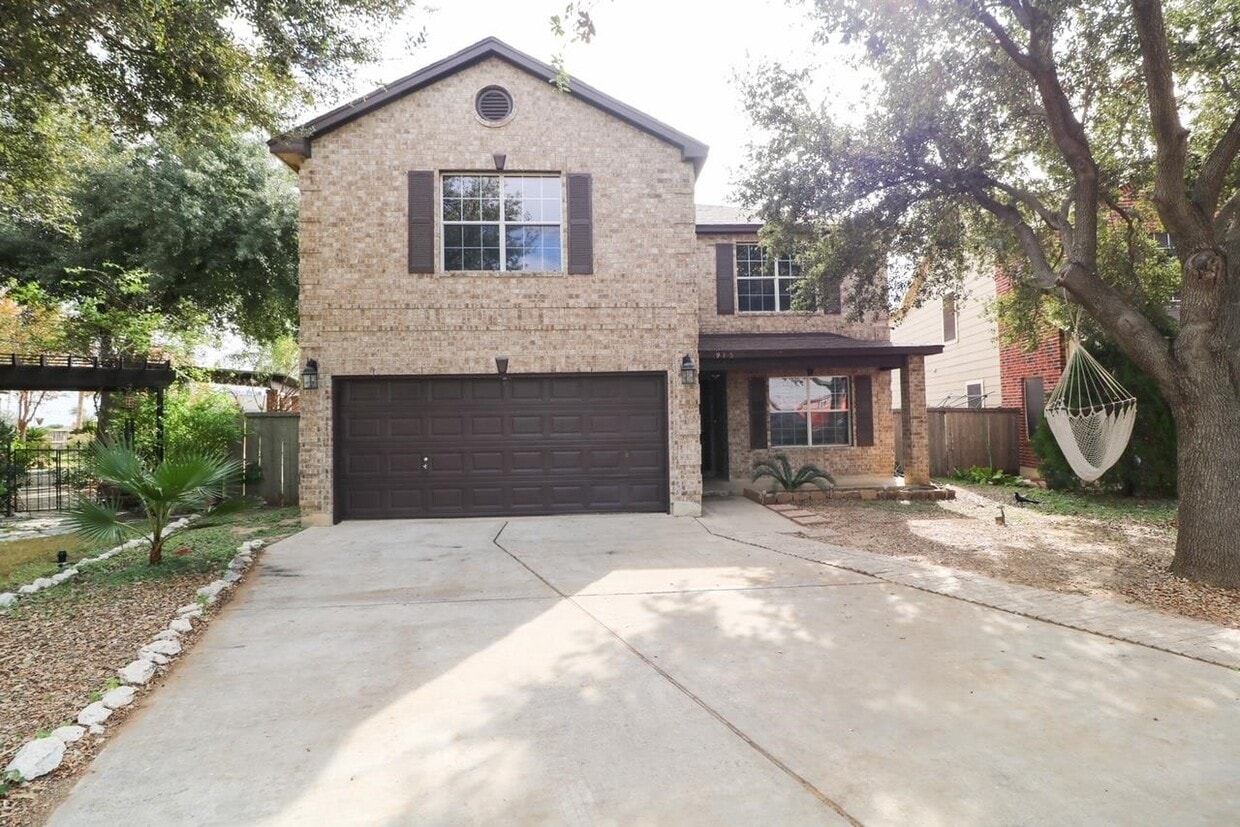 Primary Photo - 915 Palafox Dr
