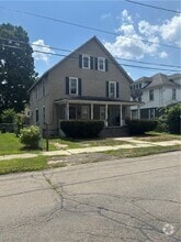 Building Photo - 579 Baty St
