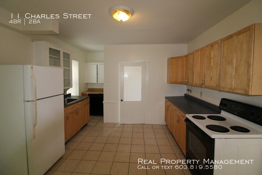 Foto principal - Large 4 Bedroom- Close to UNH!
