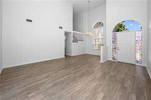 Foto del edificio - 14200 Wedgewood Ct
