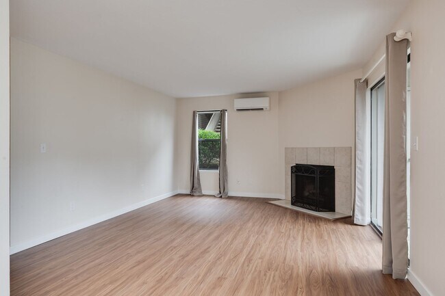 Building Photo - 11727 93rd Ave NE