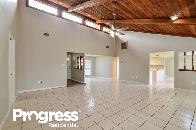 Building Photo - 548 Matilda Pl