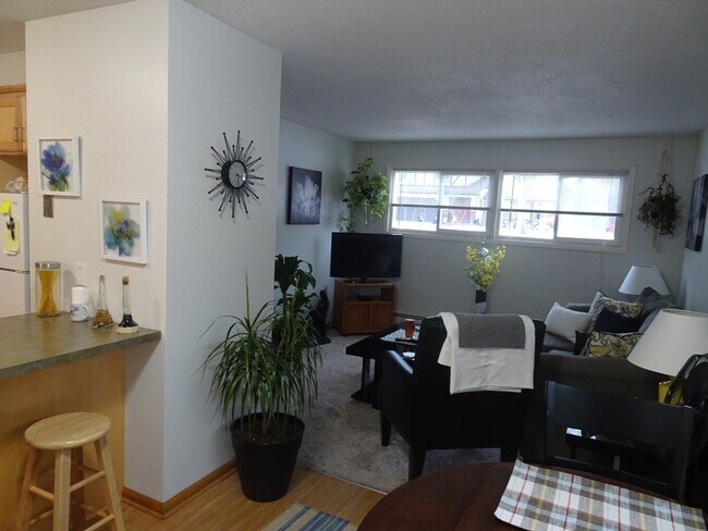 Foto del edificio - 1233 8th Ln