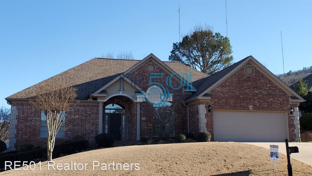 Foto principal - 3 br, 2 bath House - 19 Duquesne Drive