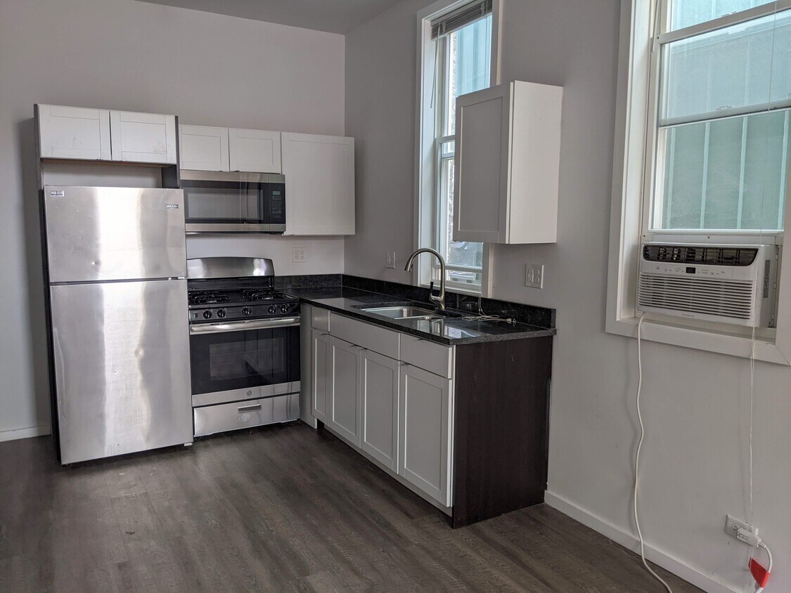 Primary Photo - 1628 W 21st Pl