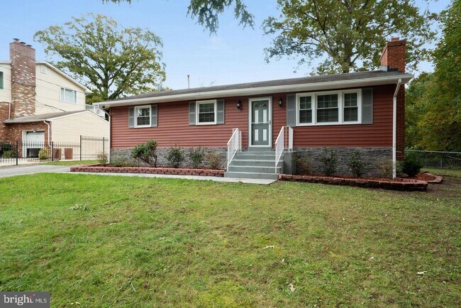 Building Photo - 8716 Fort Foote Rd