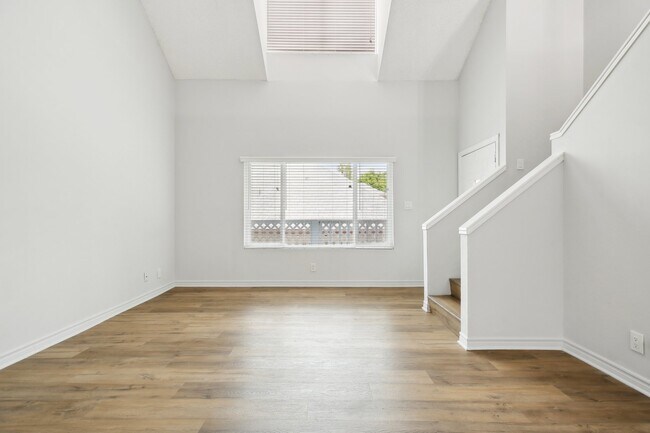 Foto del edificio - 129 S Olive St