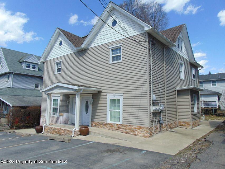 107 Cherry St, Dunmore, PA 18512 Room for Rent in Dunmore, PA