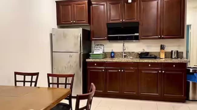 Foto del edificio - 3005 E Hopkins St