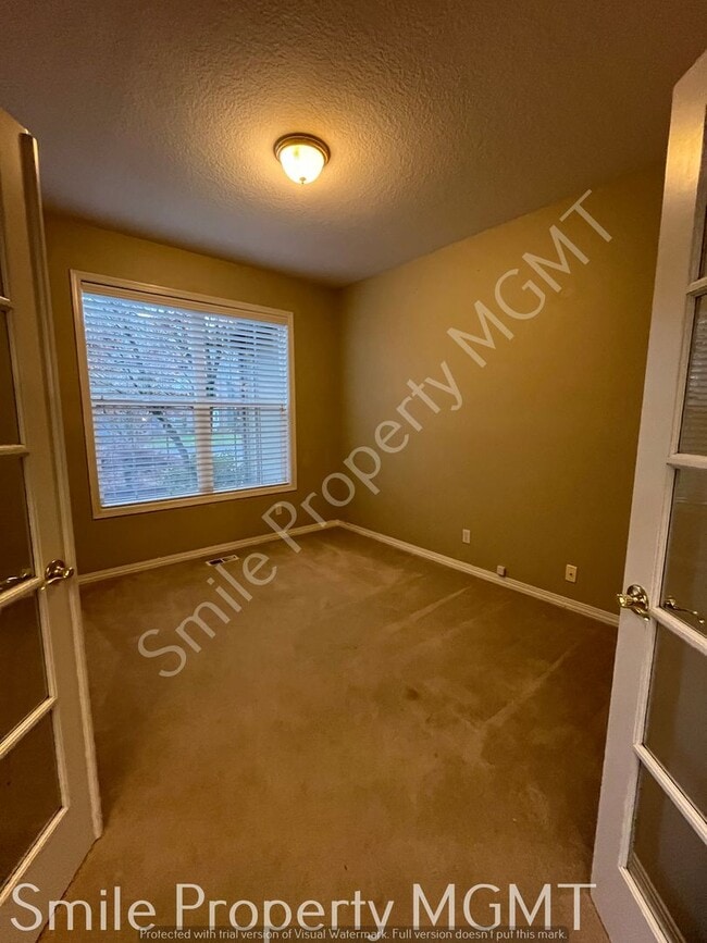 Building Photo - single house