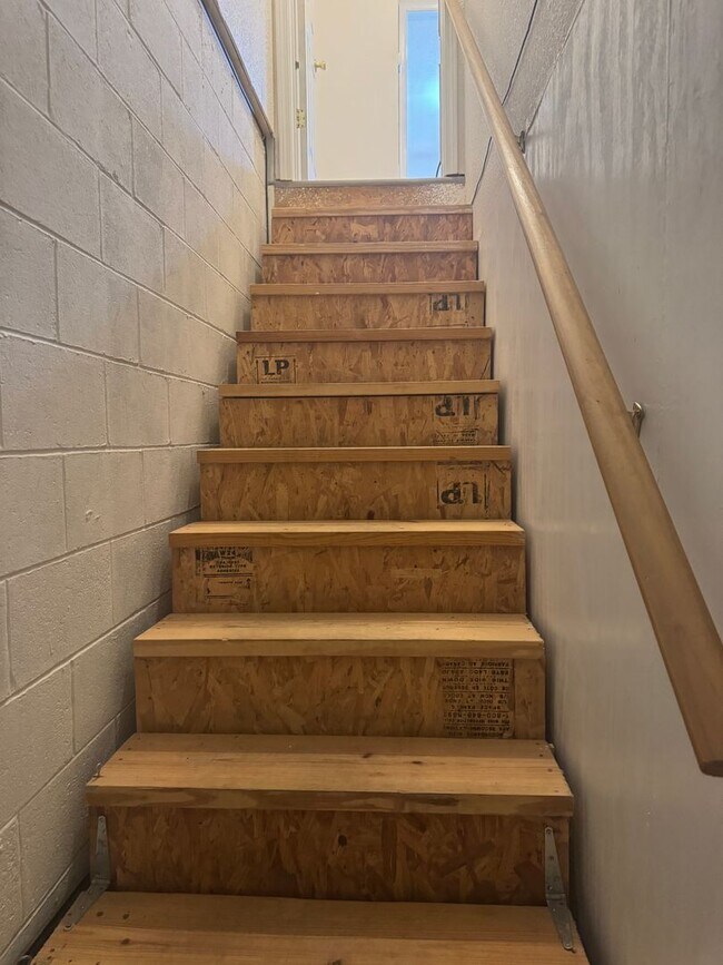 Foto del edificio - Updated Townhouse In Hunter Hills