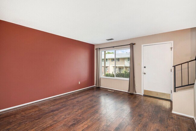 Foto del edificio - Spacious 2 bedroom home in the heart of Ha...