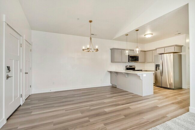 Foto del edificio - 667 N 380 W