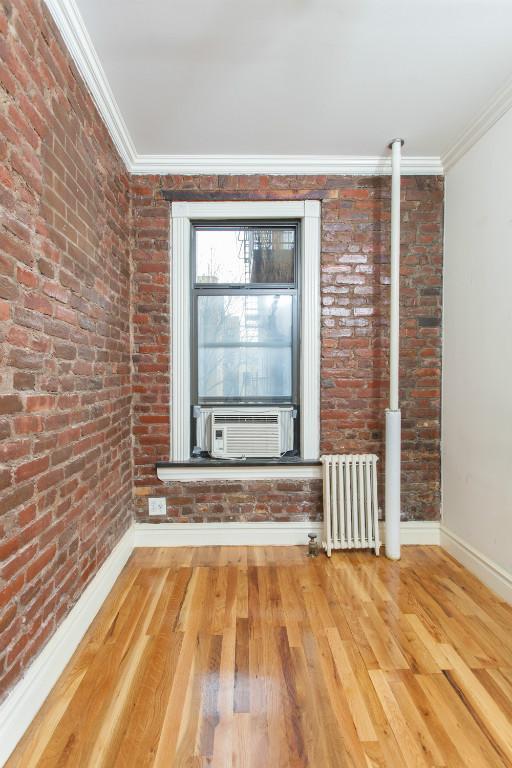 Building Photo - 410 E 13th St